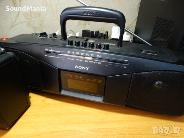 SONY CFS-204 и HITACHI TRK-60 в комплект ..., снимка 2 - Радиокасетофони, транзистори - 53581636