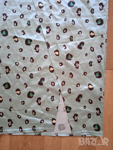 Сатенена дълга пола Boohoo , снимка 5 - Поли - 41351815