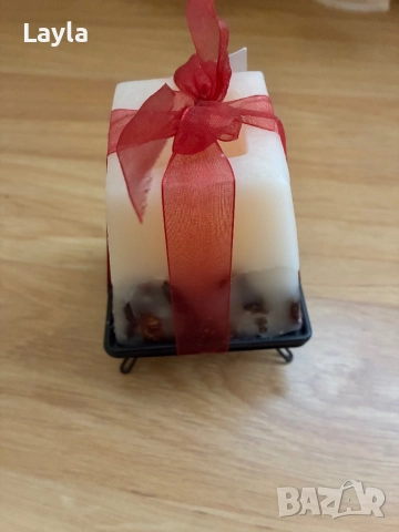 Подаръчна свещ