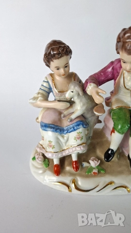 Порцеланова фигурка на мъж и жена с агънце - CDC, снимка 5 - Статуетки - 52859176