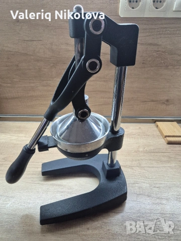 Цитрус преса ръчна, снимка 2 - Сокоизстисквачки и цитрус преси - 53494270