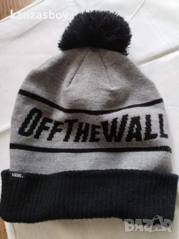 Vans Off Wall Pom Beanie - страхотна зимна шапка КАТО НОВА, снимка 3 - Шапки - 48786596