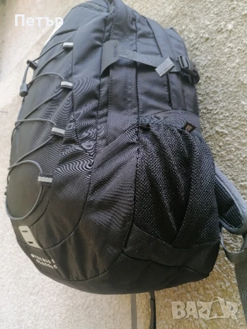 Продавам чисто нова раница The North Face borealis classic, снимка 3 - Раници - 50939003