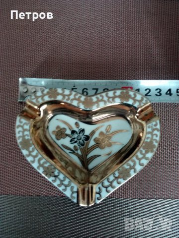 Продавам красив и изящно изработен  пепелник.Порцелан-Германия., снимка 4 - Колекции - 39881434