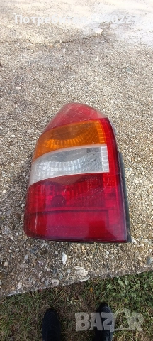 Продавам ляв стоп за Opel Zafira
