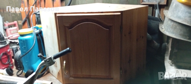 Продавам горен   ъглов   кухненски шкаф