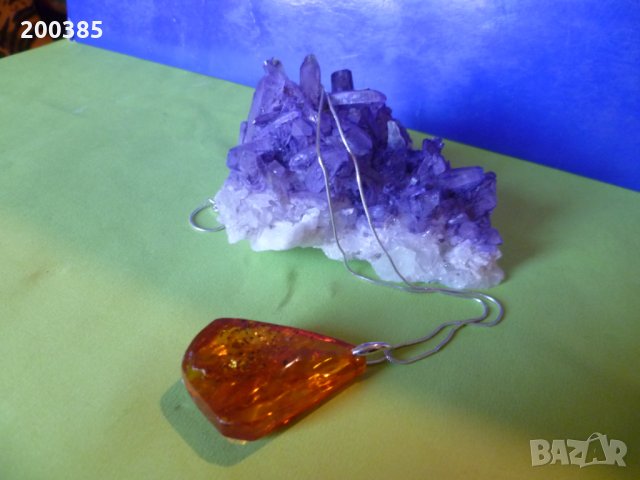 Старо сребърно колие с кехлибар