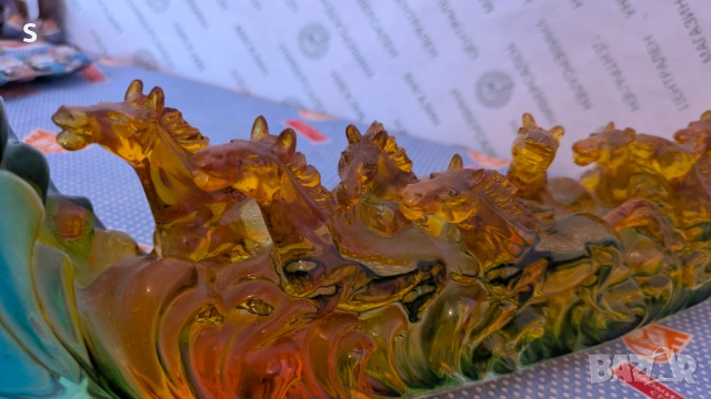 АКРИЛНА СКУЛПТУРА НА КОНЕ, снимка 5 - Статуетки - 53645066