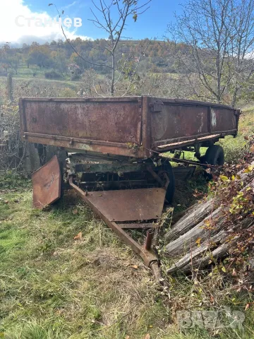 Продавам самосвално тракторно  ремарке 4 тона и части