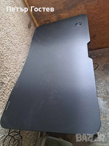 Продавам геймърско бюро Геймърско бюро Genesis Holm 200 RGB - NDS-1606, снимка 3 - Бюра - 52548955