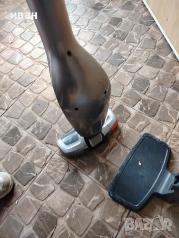 Вертикална прахосмукачка AEG Ergorapido 18V, снимка 10 - Прахосмукачки - 53295539