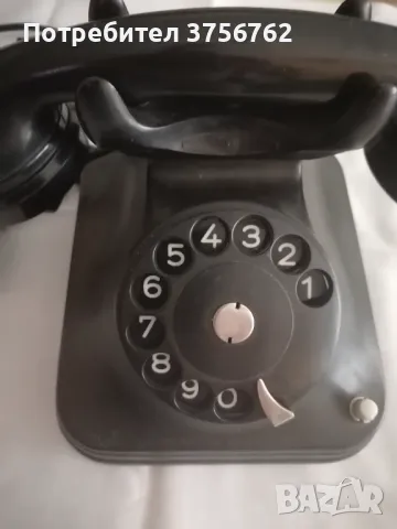 Продавам стар бакелитов ретро телефон от 60 те