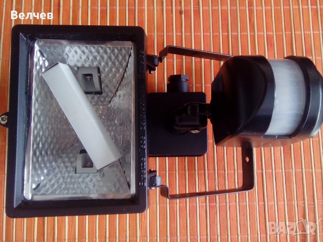 Халогенен немски прожектор със сензор, снимка 7 - Прожектори - 38799465