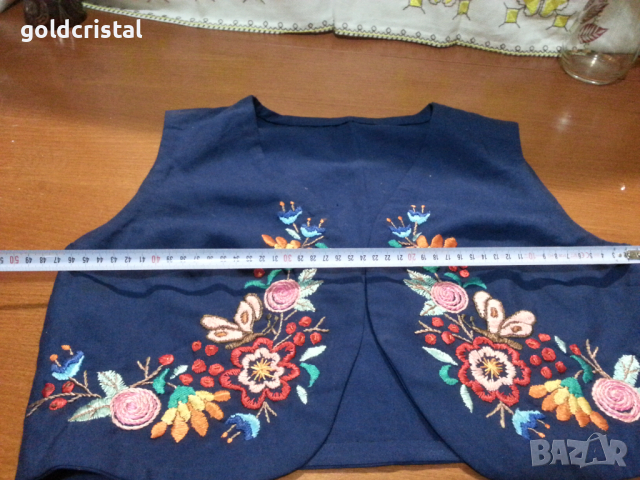 Елек с бродерия за носия , снимка 3 - Антикварни и старинни предмети - 44701065