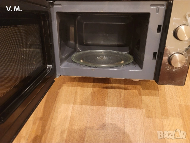 Микровълнова Koenic KMW 1221 B (700W) от Германия, снимка 5 - Микровълнови - 53052817
