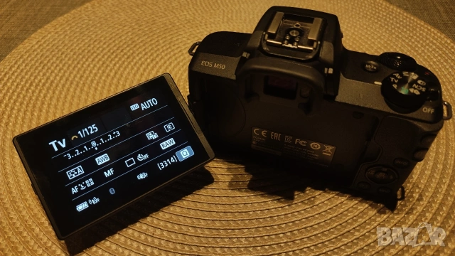 Canon EOS M50 + допълнителна батерия, 128 GB карта., снимка 3 - Фотоапарати - 53611031