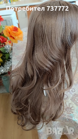 Интересен цвят леко сивееща перука, снимка 3 - Аксесоари за коса - 52811374