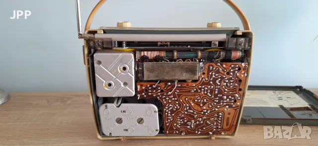 Радио Blaupunkt Derby, Германия, снимка 10 - Радиокасетофони, транзистори - 49604683