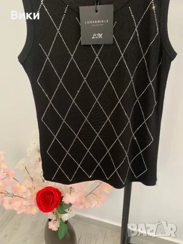 Нов черен топ размер S/М, снимка 5 - Потници - 49507664