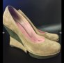 Дамски велурени обувки, снимка 1 - Дамски обувки на ток - 34718600