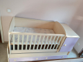 Трансформираща се бебешка кошара в легло и бюро - много запазена!, снимка 1 - Бебешки легла и матраци - 44793135