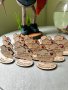 Дървени детелини-поставка за маса за празник