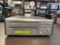 Реверсивен дек Denon, снимка 1